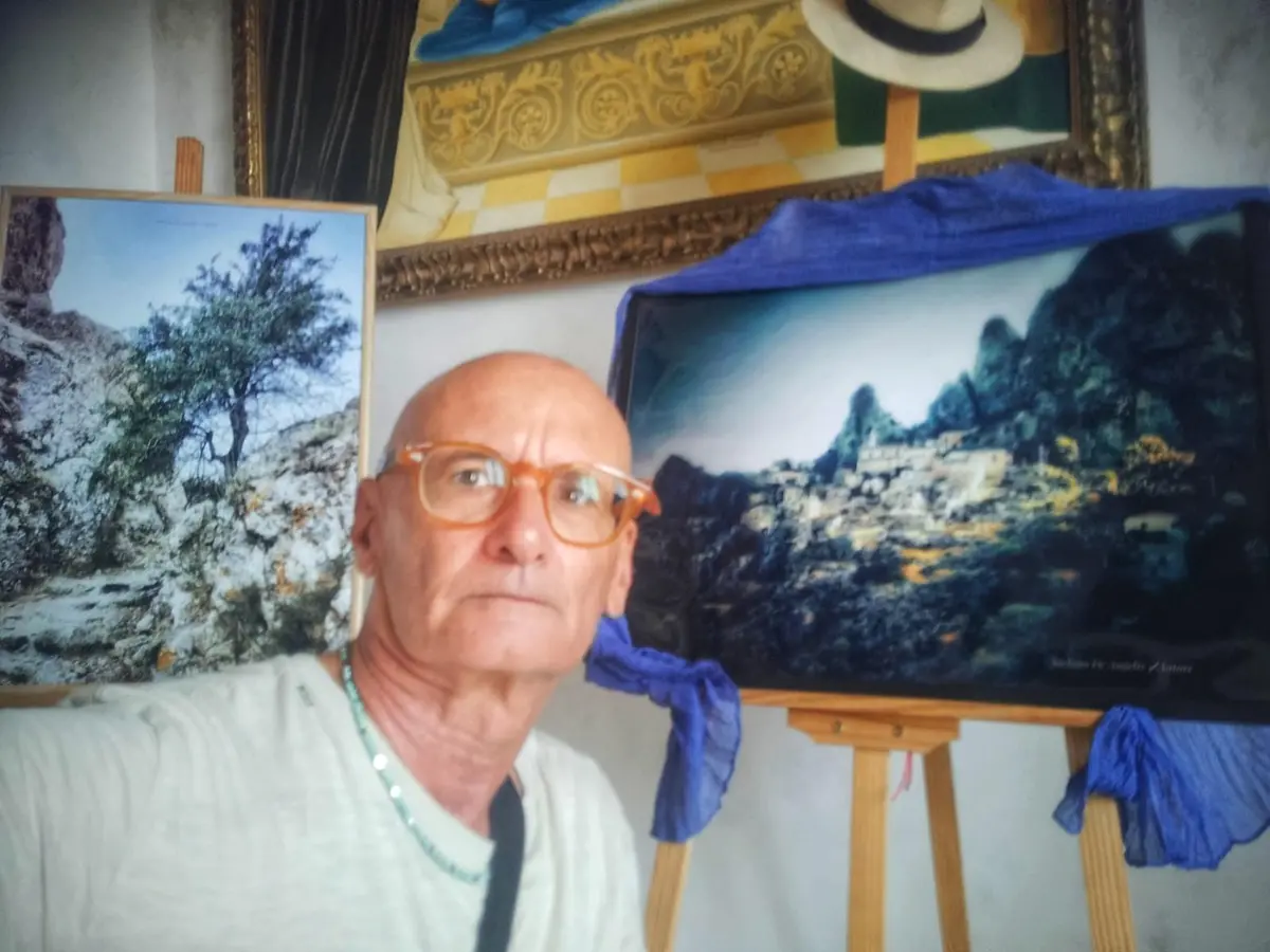 A Pentedattilo la mostra fotografica \"Calabria tra Misticismo e Bellezza\" di Stefano De Angelis\n