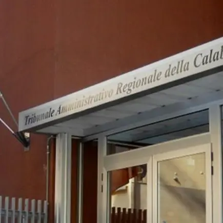 Sottosegretari, l'opposizione vince il primo round giuridico. Il Tar dice no alla sospensione immediata dell'indizione del referendum\n