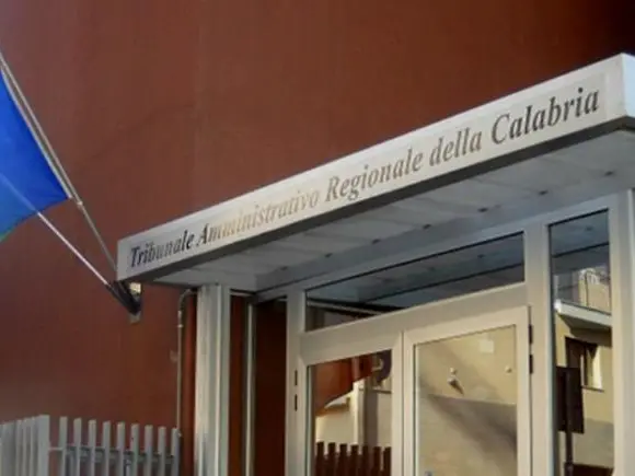 Sottosegretari, l'opposizione vince il primo round giuridico. Il Tar dice no alla sospensione immediata dell'indizione del referendum