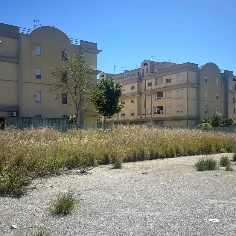 Edilizia sociale in Calabria, Legacoop: «Cantieri fermi e mille alloggi bloccati, a rischio oltre 30 milioni»\n