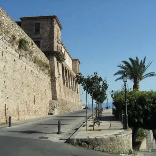 Castello Ruffo in vendita a 3,8 milioni, Polito chiama le istituzioni: «Nicotera non può perdere il suo simbolo più importante»\n