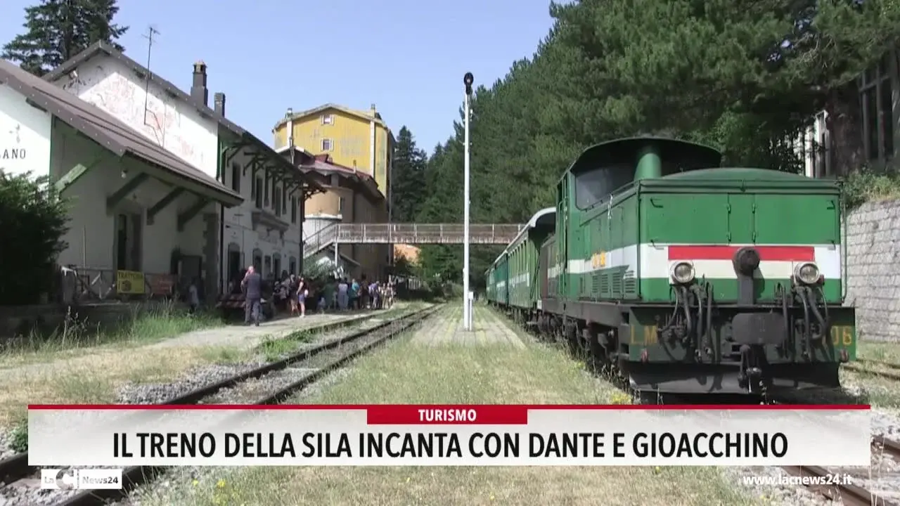 Il treno della Sila incanta con Dante e Gioacchino