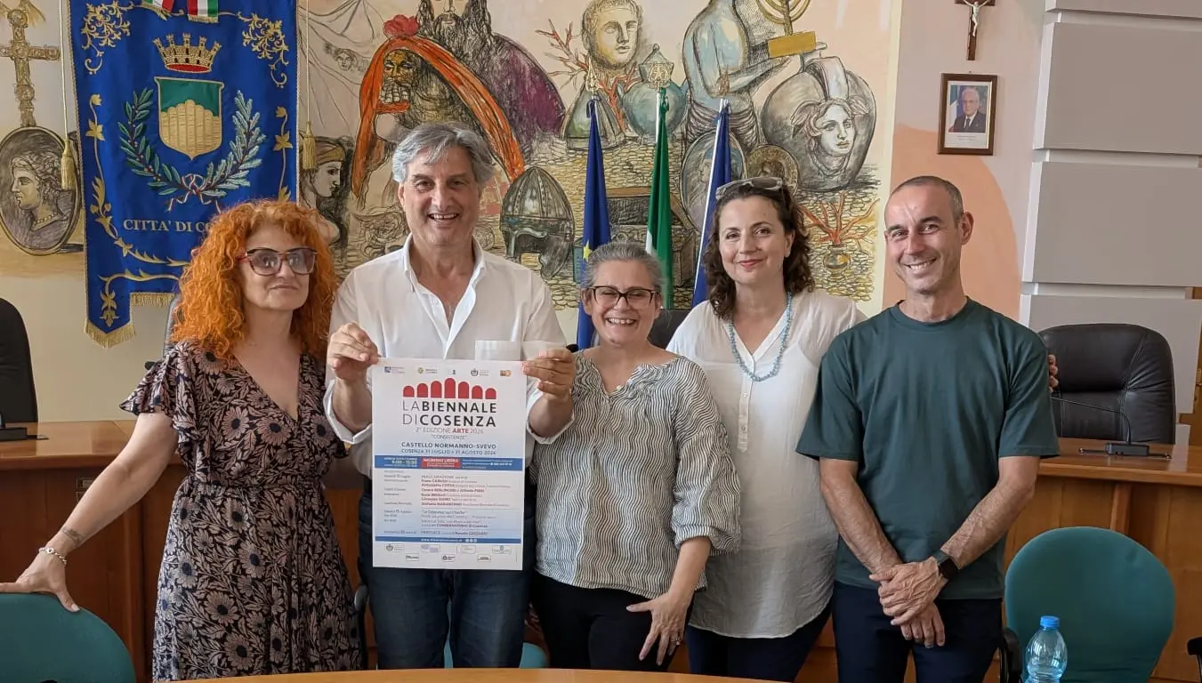 Biennale di Cosenza 2026, il Castello Svevo riapre all'arte: un mese di mostre ed eventi\n