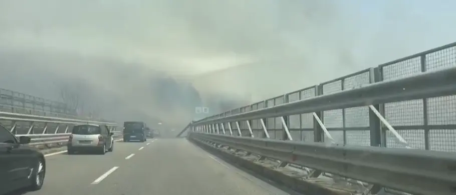 Grosso incendio nel Cosentino, chiusa l’autostrada tra Morano Calabro e Frascineto\n