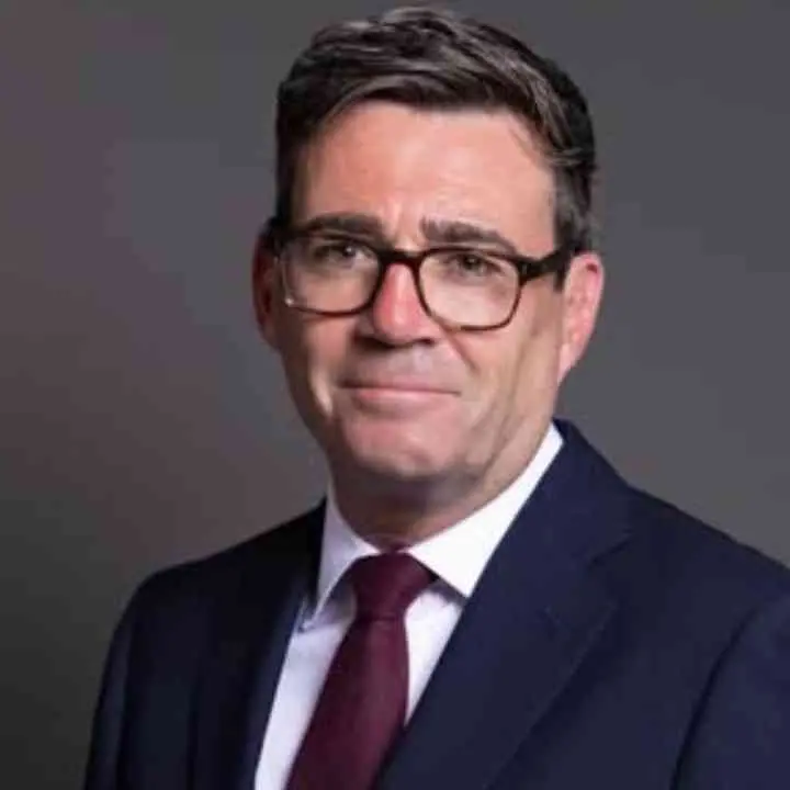 Burnham è il nuovo premier britannico dopo le dimissioni di Starmer:\u00A0«Un piano di 10 anni per rilanciare il Paese»\n