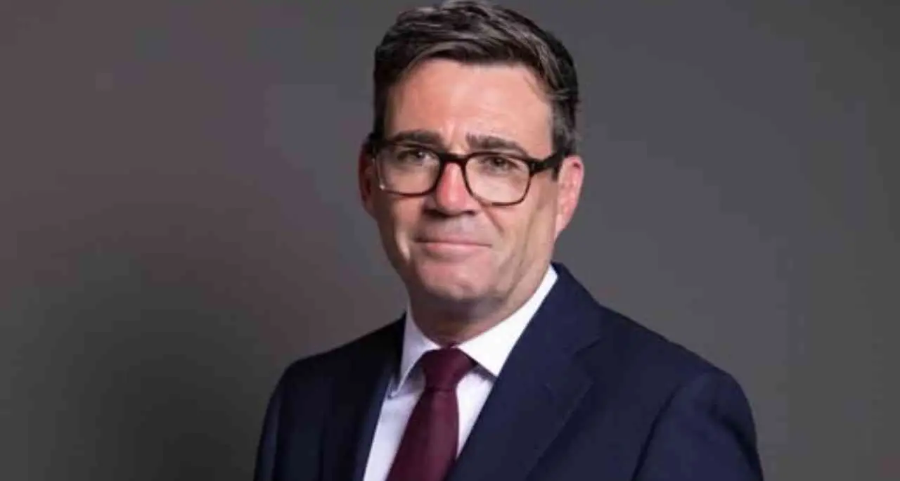 Burnham è il nuovo premier britannico dopo le dimissioni di Starmer:\u00A0«Un piano di 10 anni per rilanciare il Paese»\n