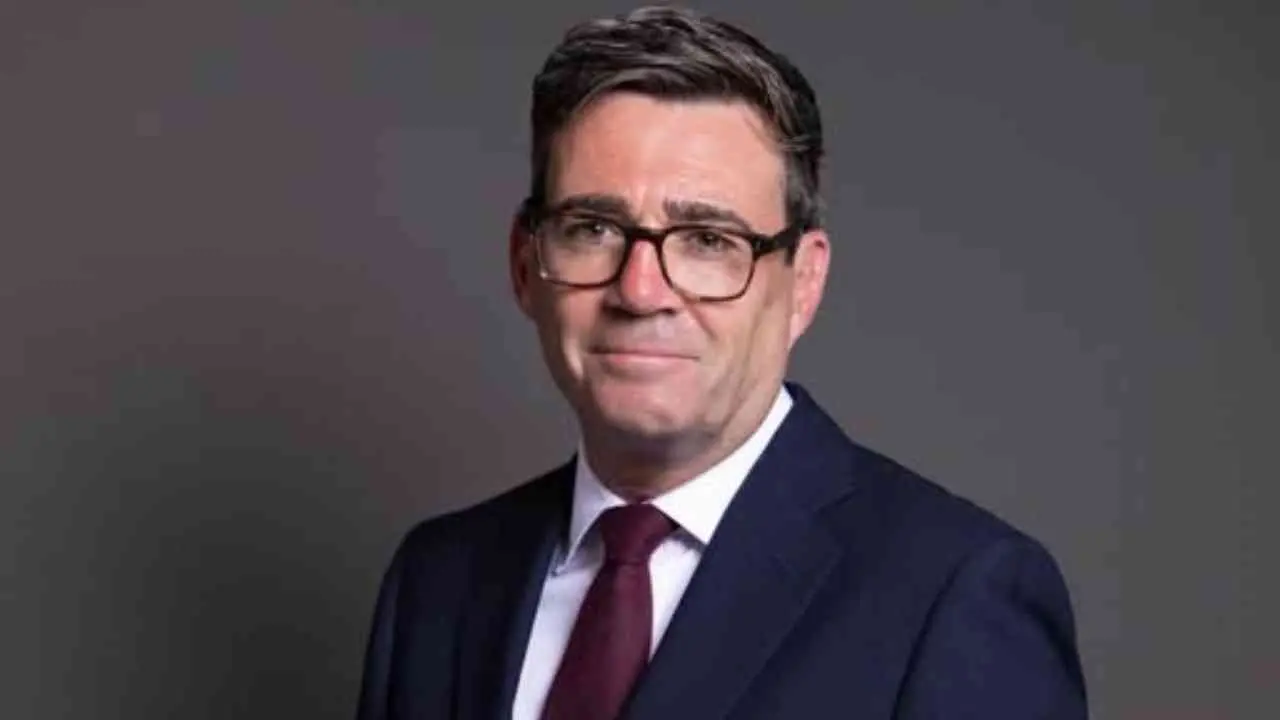 Burnham è il nuovo premier britannico dopo le dimissioni di Starmer:\u00A0«Un piano di 10 anni per rilanciare il Paese»\n