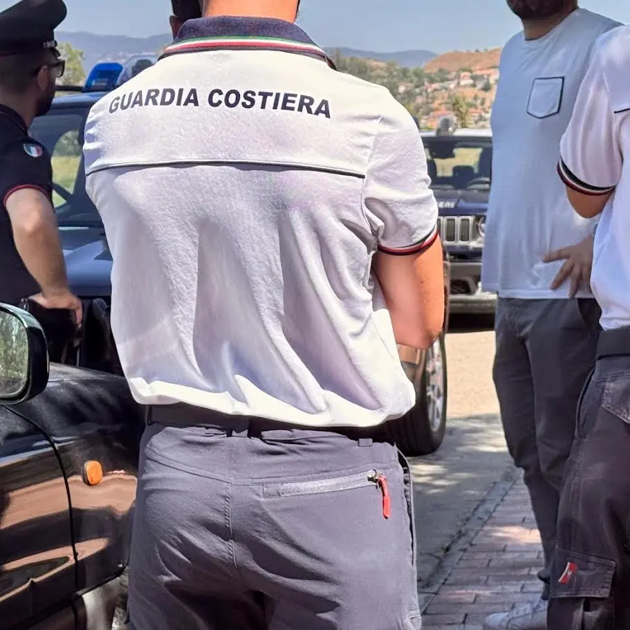 Blitz dei Carabinieri in un villaggio turistico di Botricello: bagnino in “nero” e carenze igieniche, scattano le sanzioni