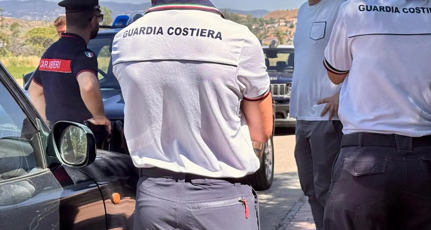 Blitz dei Carabinieri in un villaggio turistico di Botricello: bagnino in “nero” e carenze igieniche, scattano le sanzioni