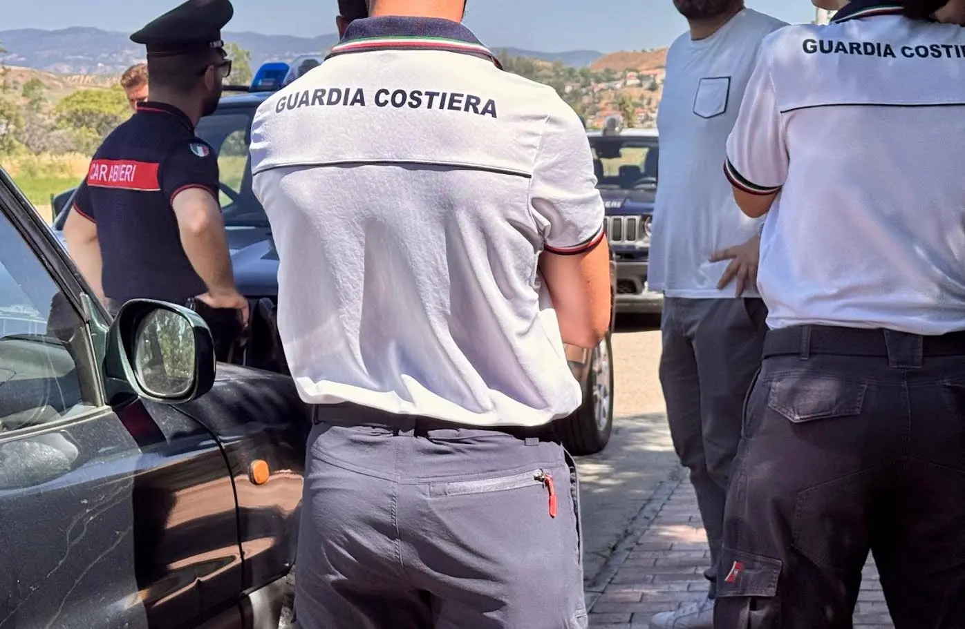 Blitz dei Carabinieri in un villaggio turistico di Botricello: bagnino in “nero” e carenze igieniche, scattano le sanzioni