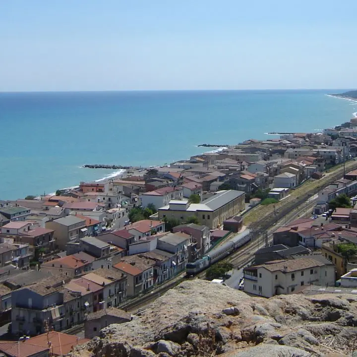 Cariati ripensa il rapporto con l’acqua attraverso il progetto dell’architetto Rocco Marsico\n
