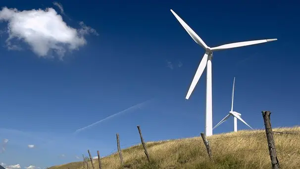<p>Morte sul lavoro nel Cosentino: <span style=\"color:hsl(0, 75%, 60%);\">stritolato dagli ingranaggi dei motori </span>dell’impianto eolico, c’è l’inchiesta</p>