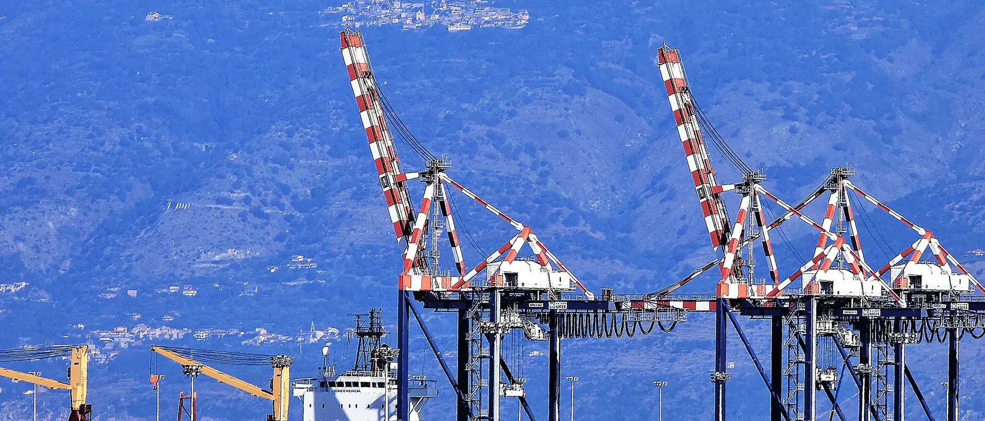 Presto la\u00A0sottostazione e seconda cabina elettrica nel Porto di Gioia Tauro:\u00A0aggiudicati i lavori\n