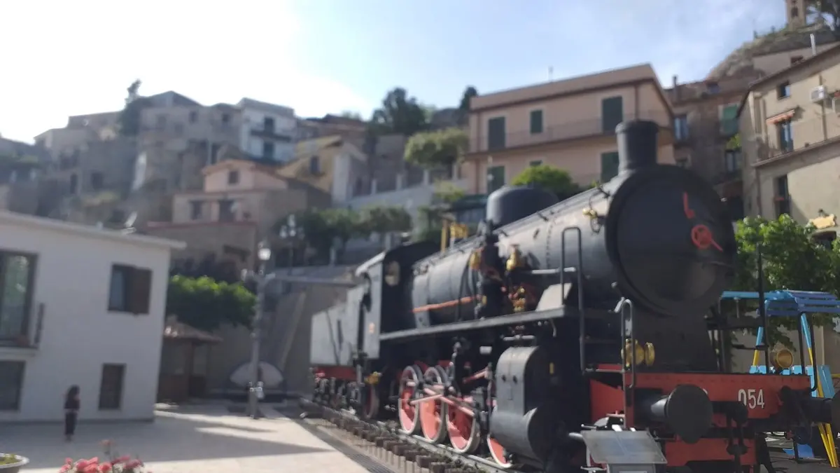 Abitare a Bova conviene: storia, cultura, natura e, oggi, anche vantaggi economici per inquilini e proprietari\n\n\n