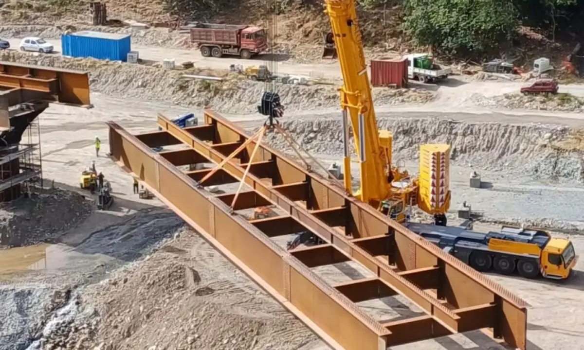 Longobucco, completato il varo dell’impalcato metallico del viadotto Ortiano II sulla statale 177dir | VIDEO\n