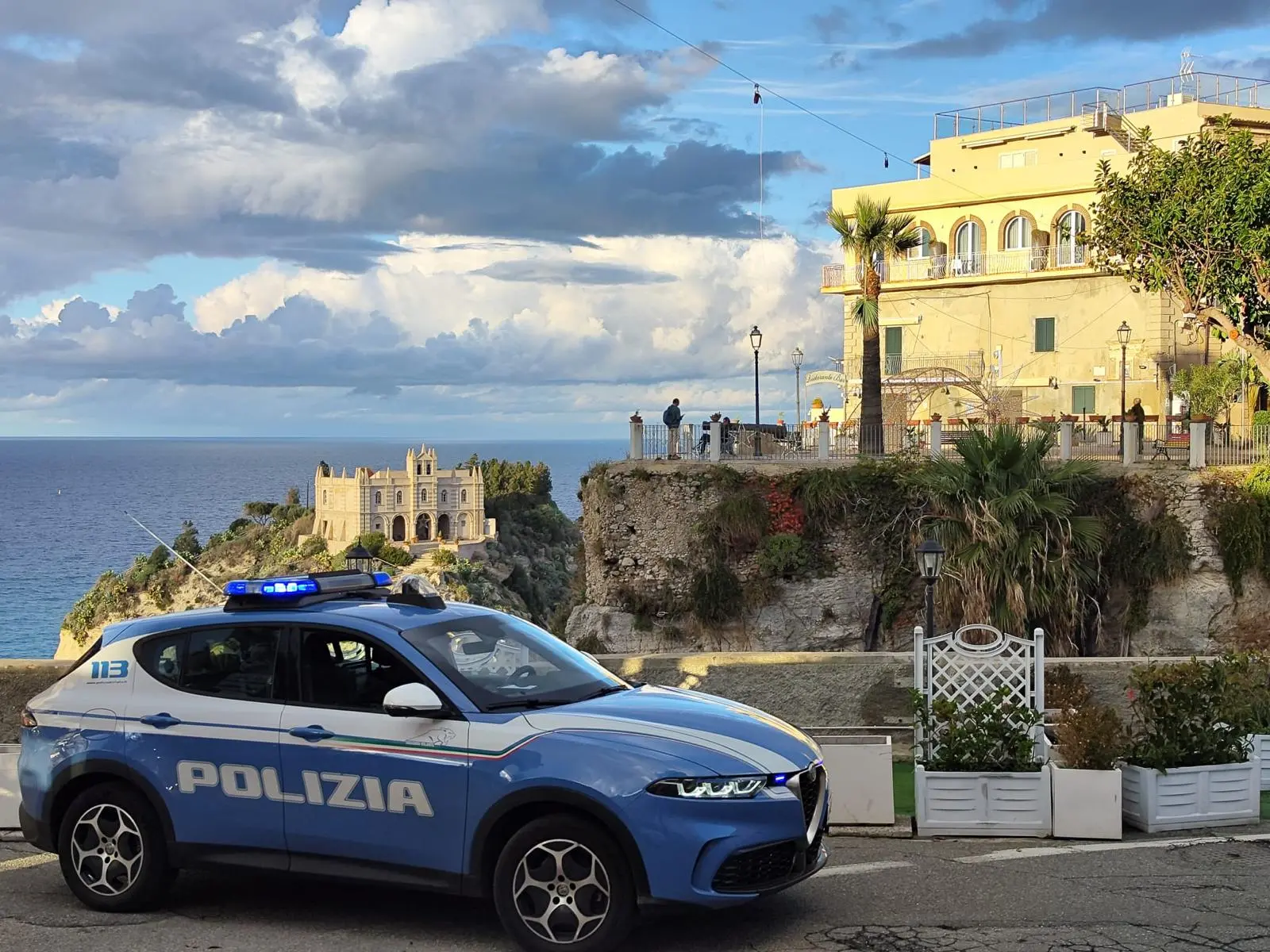 Viola il divieto di dimora e soggiorna per una settimana a Tropea, ora la misura viene estesa a tutta la Calabria\n