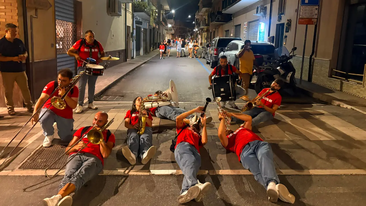 La Calastreet Band porta il suo tour nel Vibonese: otto concerti tra luglio, agosto e settembre\n