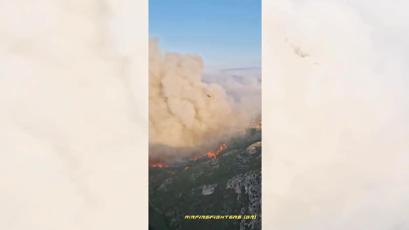 Dentro i Canadair in volo: così si combattono dall'alto gli incendi in Calabria
