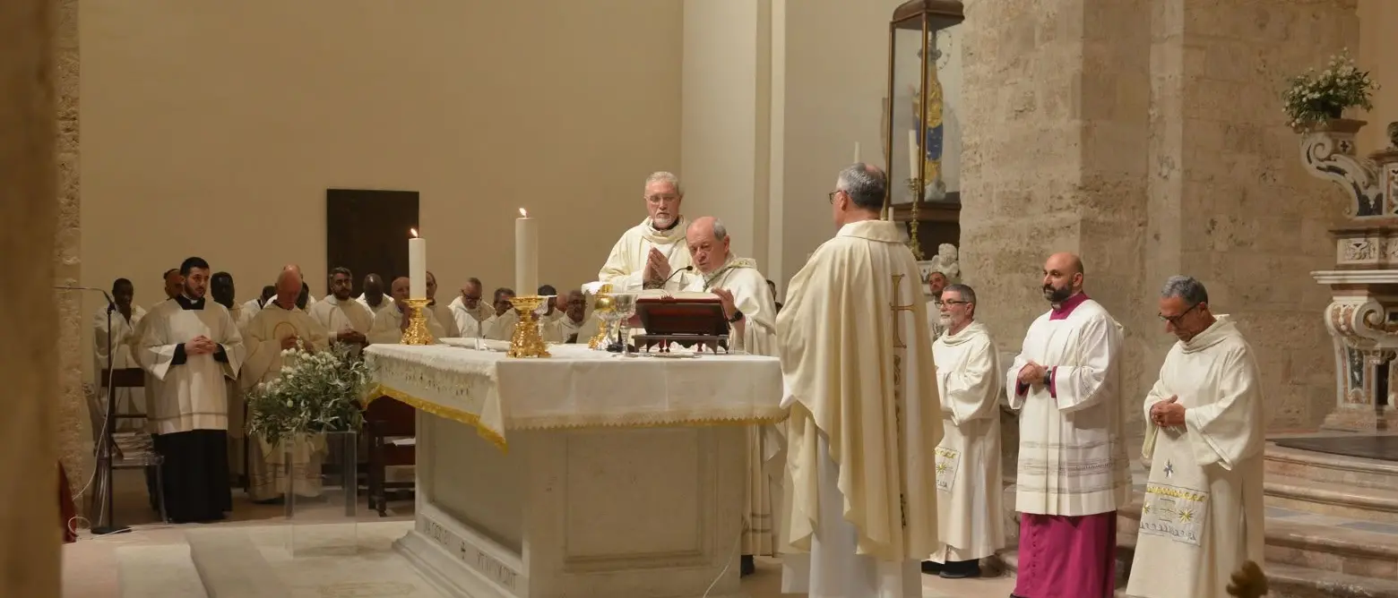 Locri, la Diocesi saluta il vescovo Oliva dopo 12 anni. Sabato l’insediamento di Cesare Di Pietro\n