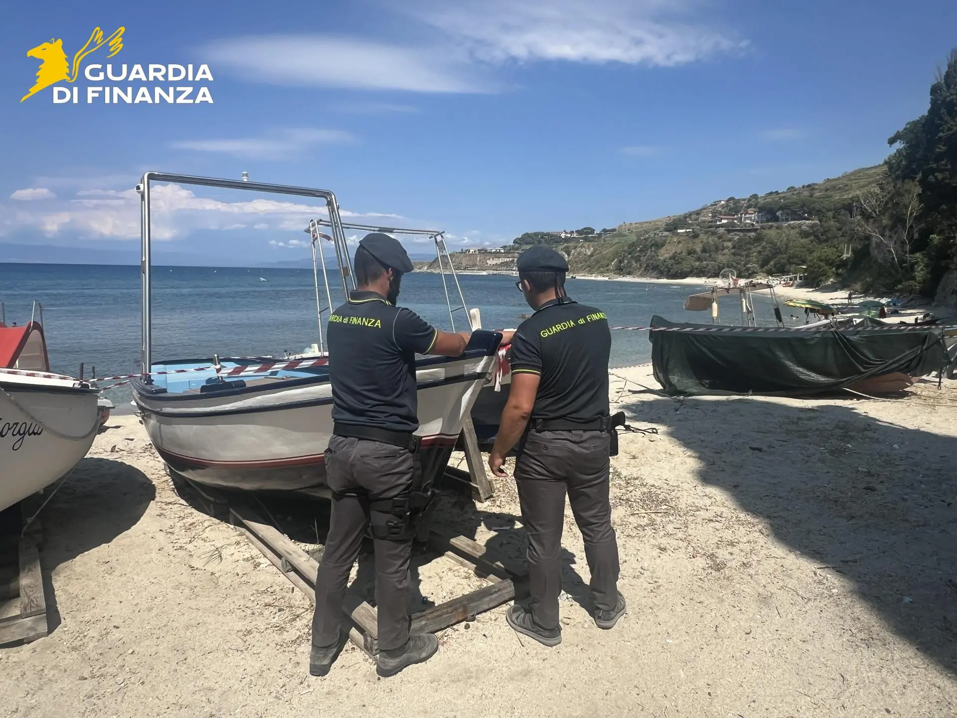 Briatico, dissequestrati 12 natanti al centro di un’operazione della Finanza. L’avvocato: «Concessione ottenuta»\n