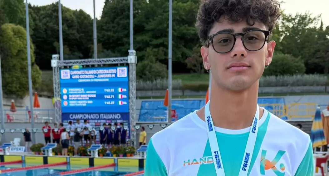 Kairos Nuoto Lamezia, Gabriele Mascaro conquista il titolo di Vice Campione Italiano Cadetti nei 200 ostacoli\n