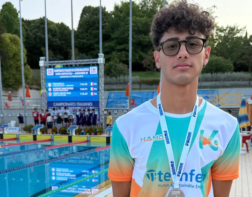 Kairos Nuoto Lamezia, Gabriele Mascaro conquista il titolo di Vice Campione Italiano Cadetti nei 200 ostacoli\n