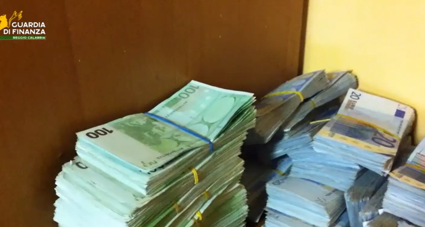 'Ndrangheta, confisca da oltre 5 milioni a imprenditore legato alla cosca Alvaro: sequestrate aziende e immobili\n