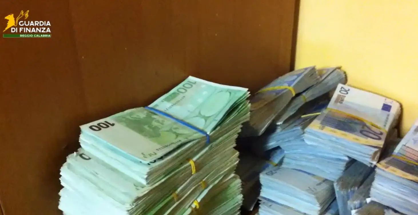 'Ndrangheta, confisca da oltre 5 milioni a imprenditore legato alla cosca Alvaro: sequestrate aziende e immobili\n