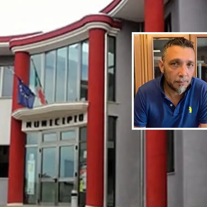 Cinquefrondi dovrà affrontare una grossa sentenza sul pagamento dell’acqua. Il sindaco: «Rischi per la tenuta dell'ente»\n