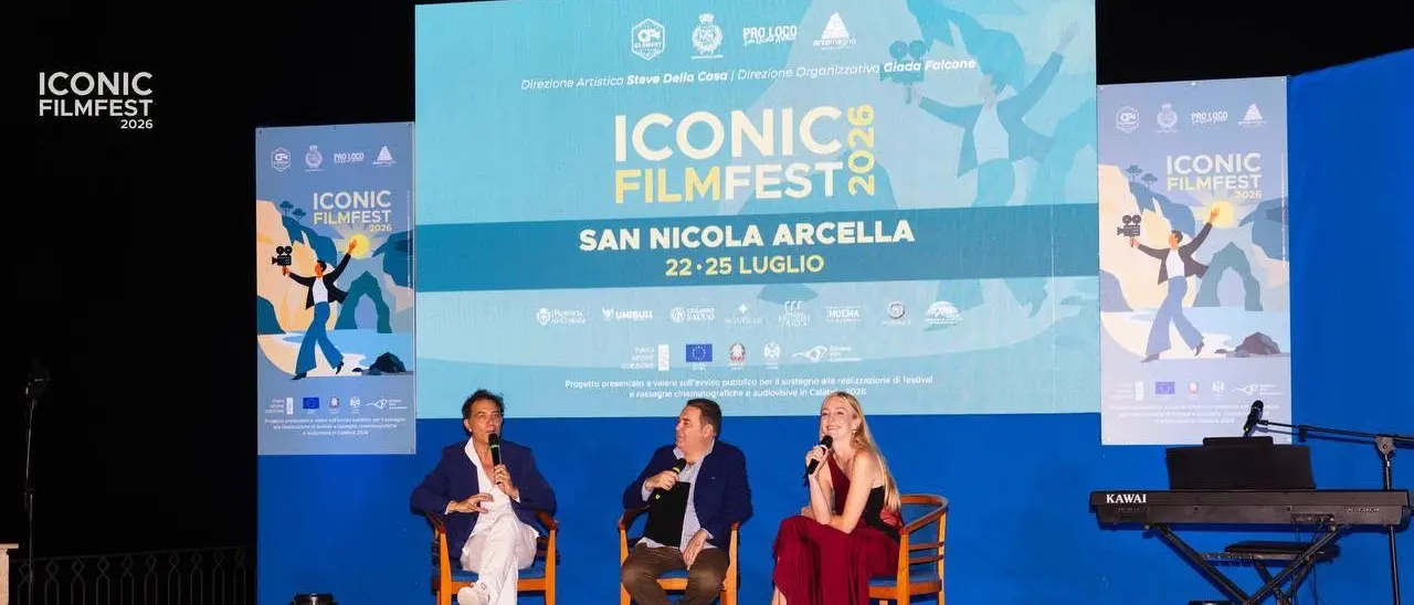 «Se puoi sognarlo, puoi farlo»: Cristian Marazziti incanta l'Iconic Film Fest sul Belvedere di San Nicola Arcella\n