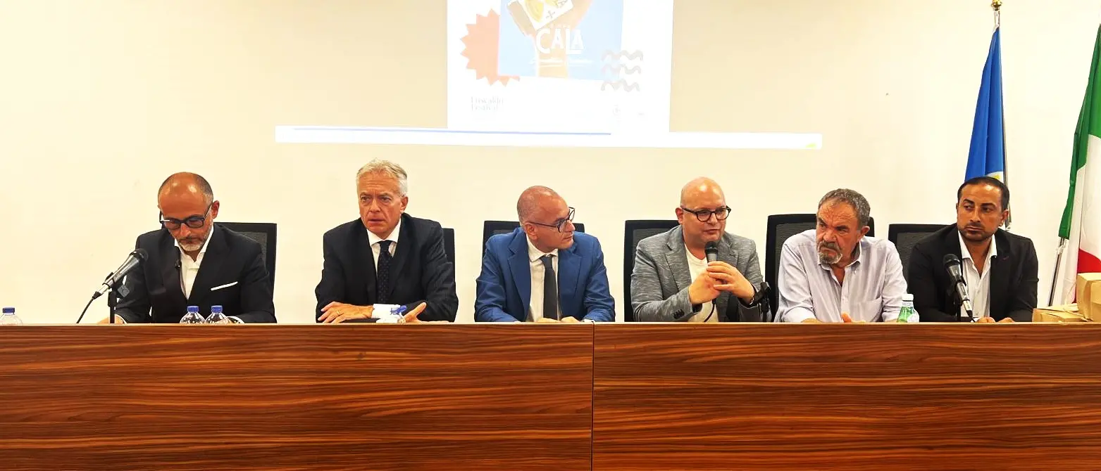 Il Festival\u00A0delle alici del Tirreno cosentino scalda i motori: a Fuscaldo tutto pronto per il grande evento\u00A0\n