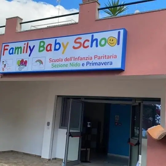 Asilo di Tropea, l’Asp indaga sulla morte del bimbo: «Batterio killer possibile, ma cerchiamo certezze. Gli altri stanno bene»\n