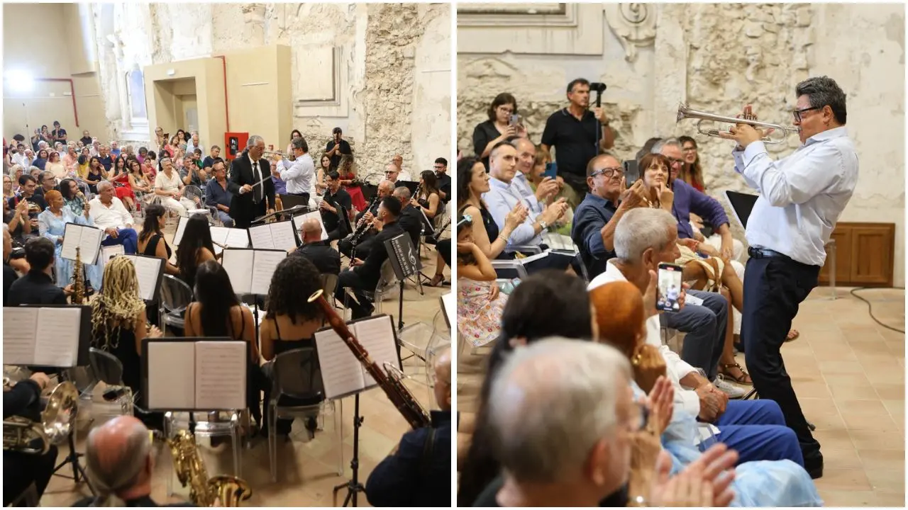 Tropea, applausi per il maestro Giuffredi: l’Orchestra di Fiati conquista l’Auditorium Santa Chiara\n
