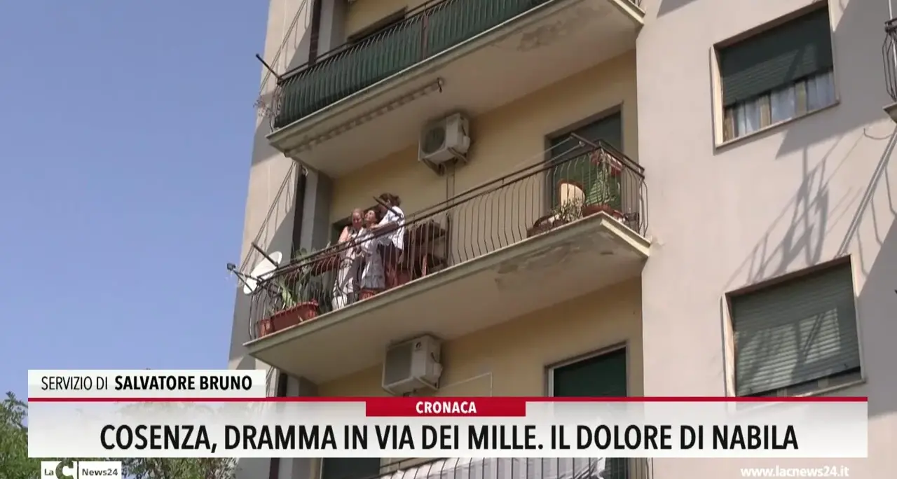 Cosenza, si getta dal balcone durante la perquisizione