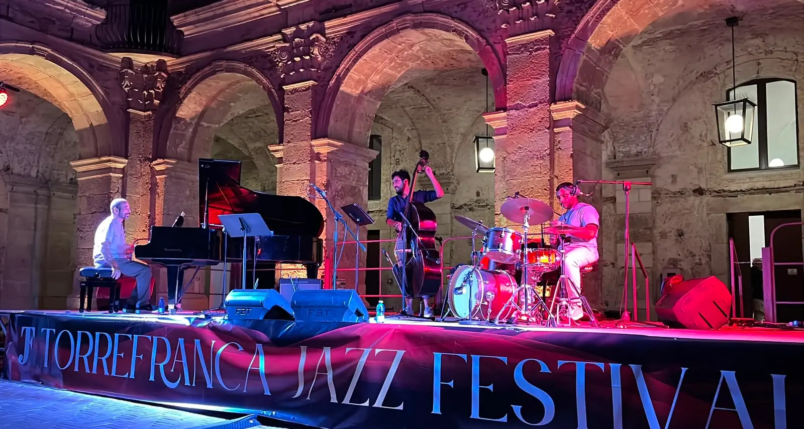 Vibo, il\u00A0Torrefranca Jazz Festival chiude col botto: Mario Venuti protagonista del penultimo appuntamento\n