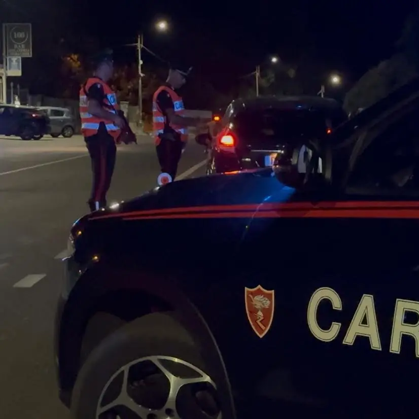 <p>Pericoloso <span style=\"color:hsl(0, 75%, 60%);\">zig zag sulla SS 106</span>: bloccati tre giovani in stato di alterazione alcolica</p>