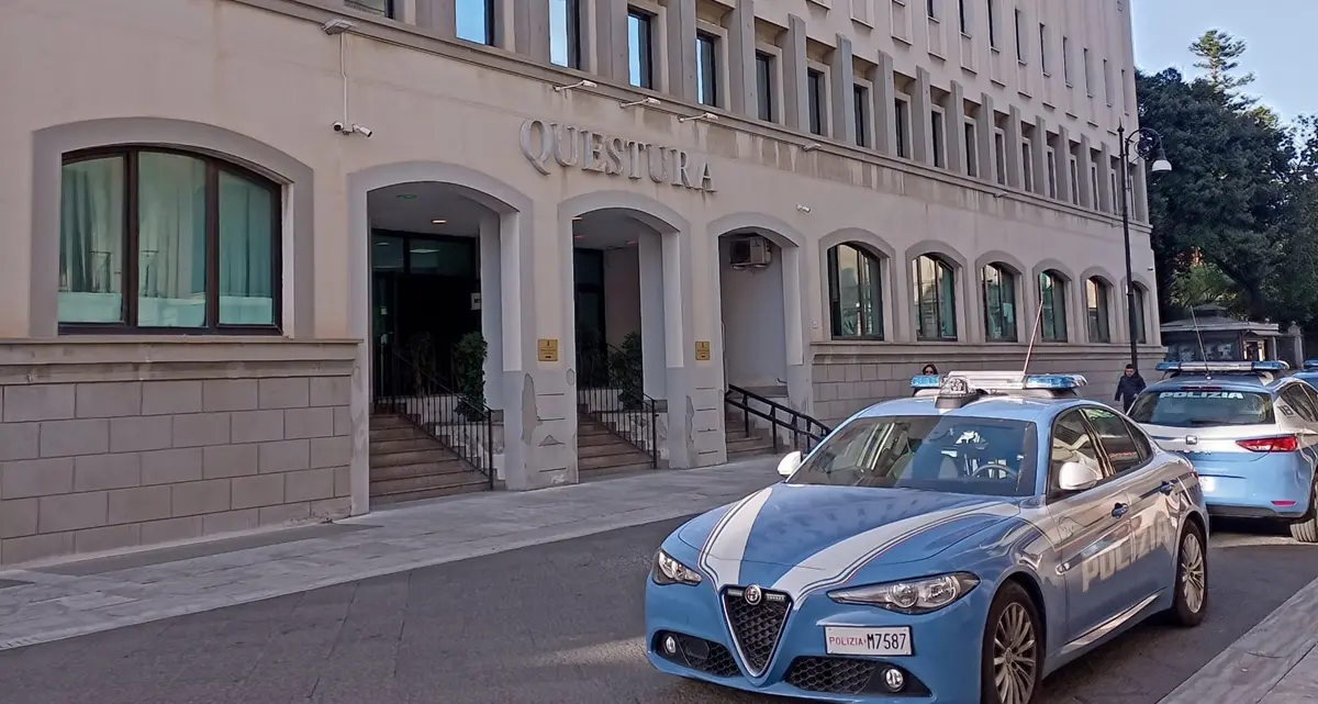 Reggio, la Polizia\u00A0emette\u00A0Daspo “fuori contesto” nei confronti di\u00A0tre tifosi della Reggina Calcio\n