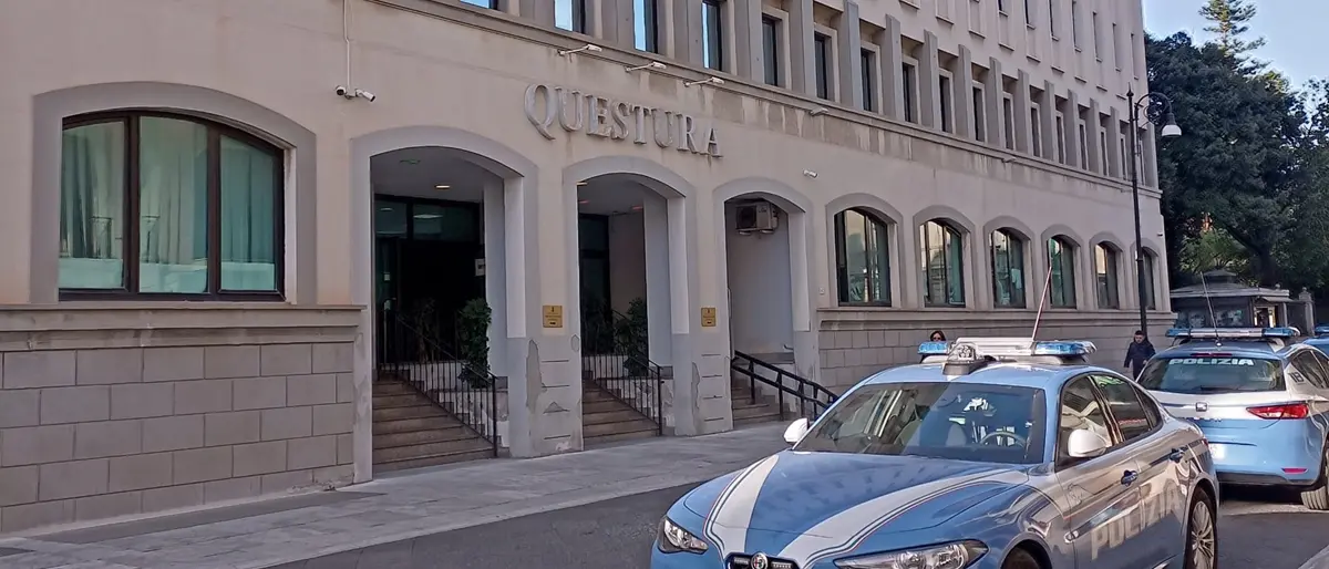 Reggio, la Polizia\u00A0emette\u00A0Daspo “fuori contesto” nei confronti di\u00A0tre tifosi della Reggina Calcio\n
