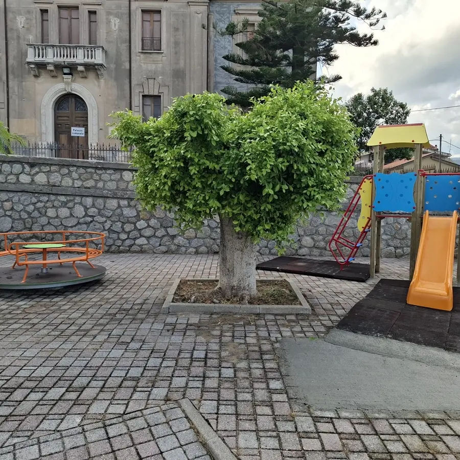 A Caulonia rivive il parco giochi nel centro storico\n