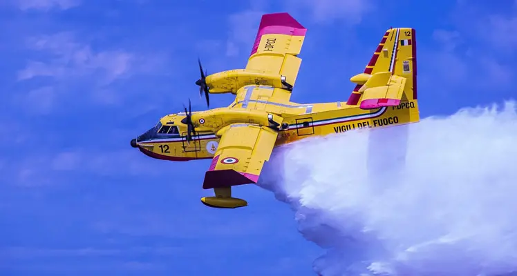Bruciano i boschi del Pollino, nel Cosentino fiamme attive da due giorni: intervengono i\u00A0canadair\n