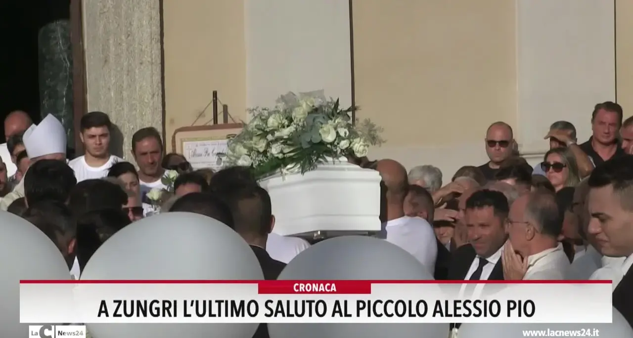 A Zungri l'ultimo saluto al piccolo Alessio Pio