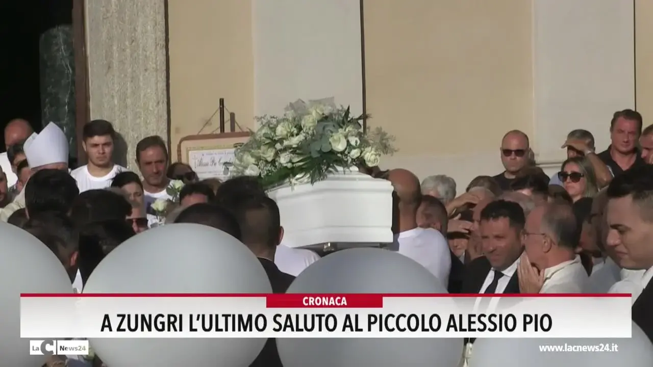 A Zungri l'ultimo saluto al piccolo Alessio Pio