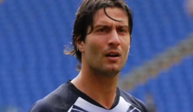 Ex serie A nei guai, il calabrese\u00A0Sculli indagato\u00A0per esercizio abusivo da procuratore\u00A0e tentata estorsione\n