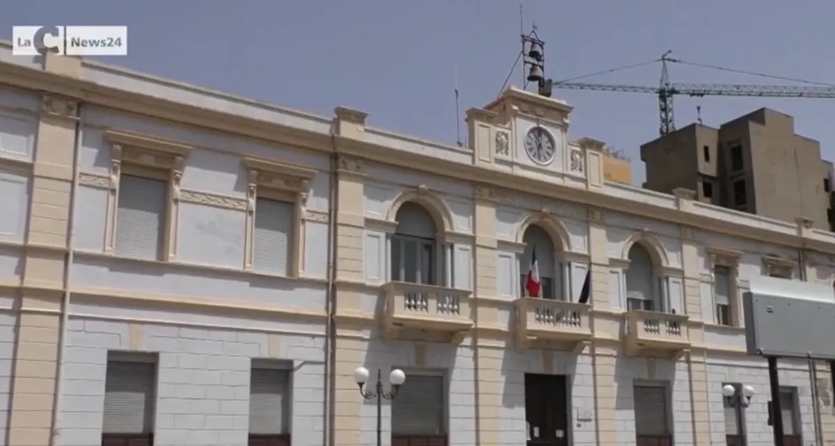 Il Pd: «Oltre 21 milioni di debiti gravano sui cittadini. Serve un intervento del Governo»\n