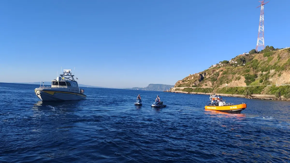 Sicurezza della balneazione e della navigazione da diporto, controlli\u00A0della Polizia tra Villa,\n\nScilla e Bagnara Calabra\n