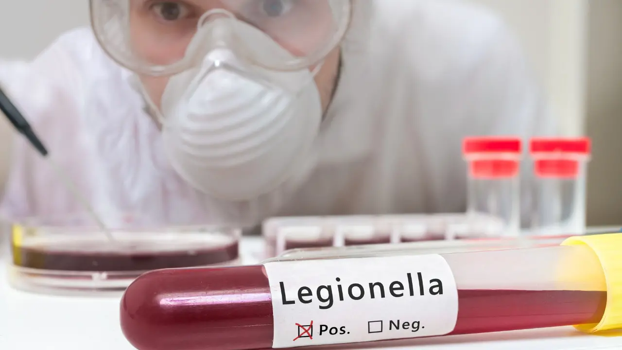 <p>Allarme <span style=\"color:hsl(0, 75%, 60%);\">legionella a Reggio</span> Calabria, albergo chiuso con ordinanza urgente del sindaco</p>
