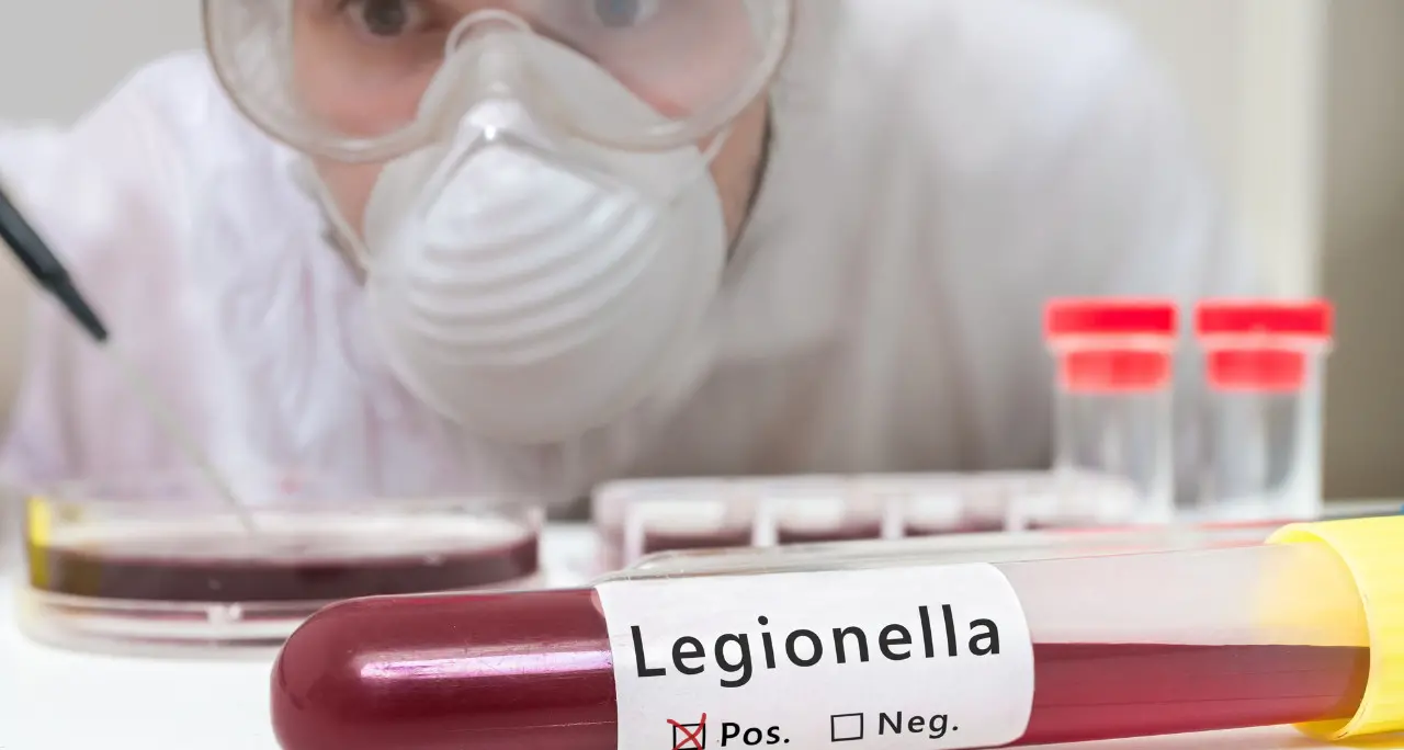 <p>Allarme <span style=\"color:hsl(0, 75%, 60%);\">legionella a Reggio</span> Calabria, albergo chiuso con ordinanza urgente del sindaco</p>