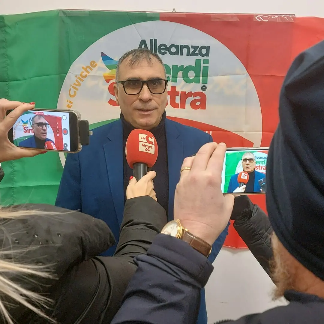Amaco, Campana in piazza con i lavoratori chiede stop ai licenziamenti e confronto\n