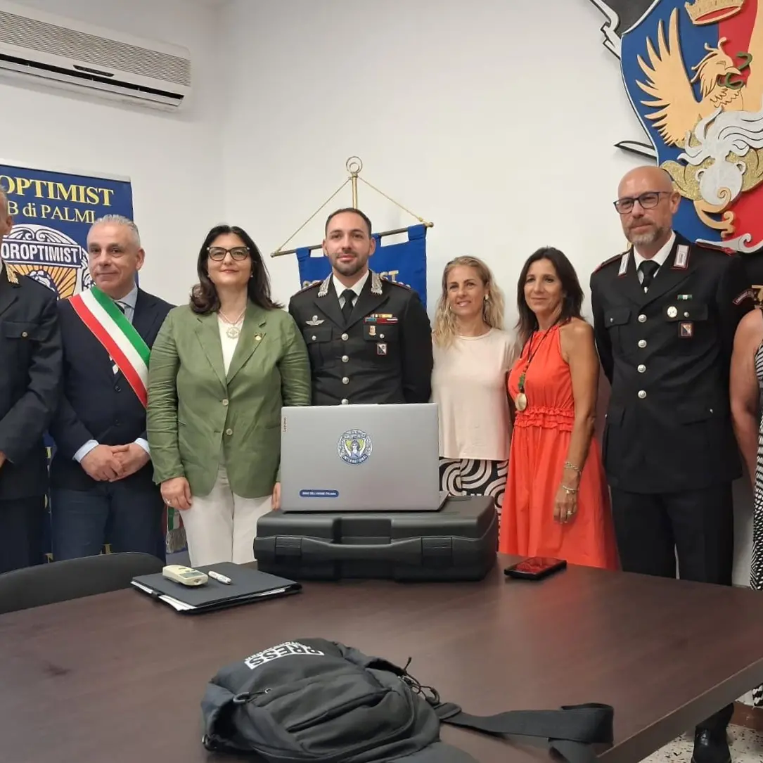 Taurianova, ai Carabinieri il kit portatile “Una stanza tutta per sé” per le vittime di violenza di genere\n