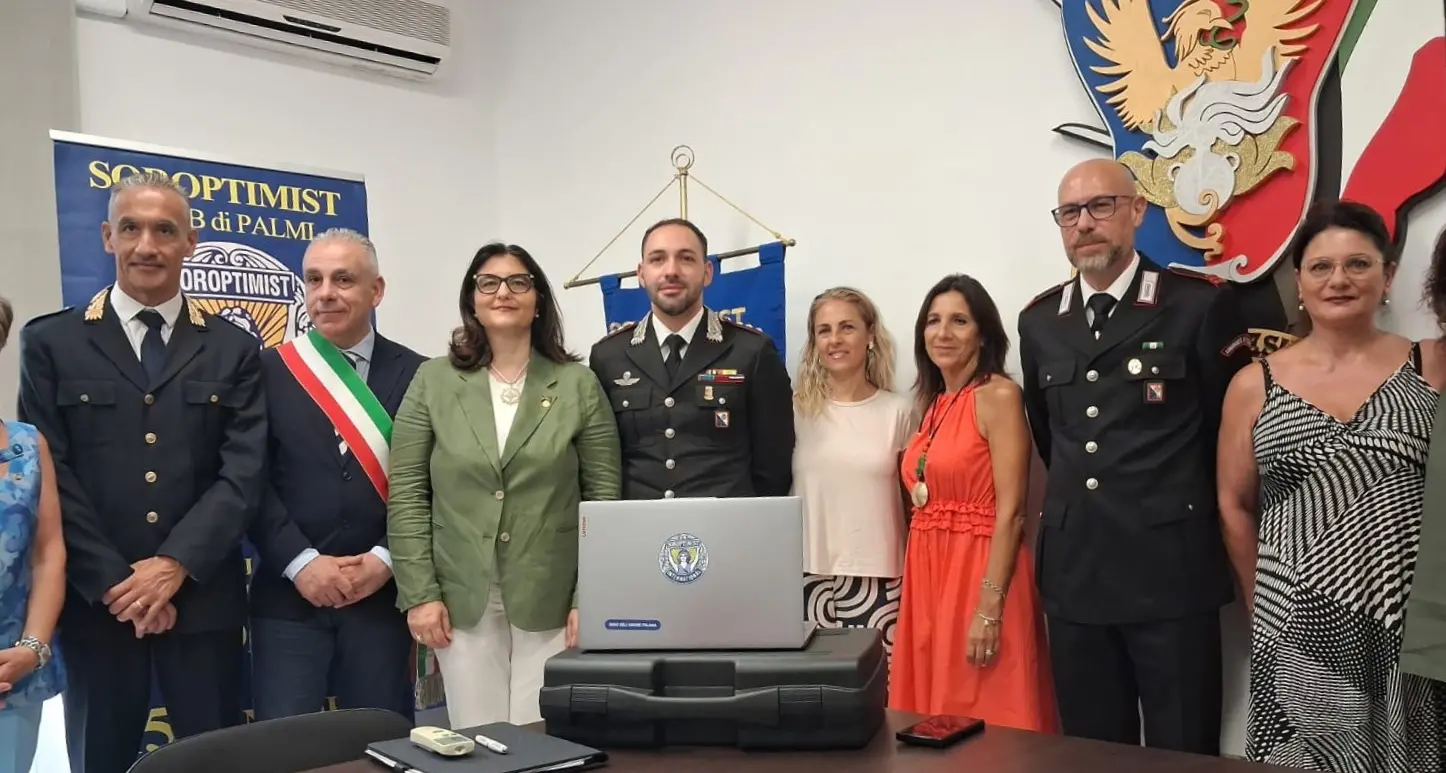 Taurianova, ai Carabinieri il kit portatile “Una stanza tutta per sé” per le vittime di violenza di genere\n